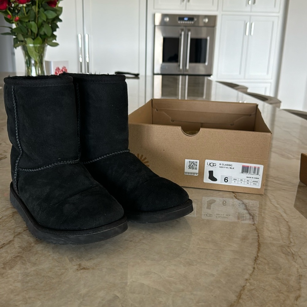 UGG, classic boots, size 6, black